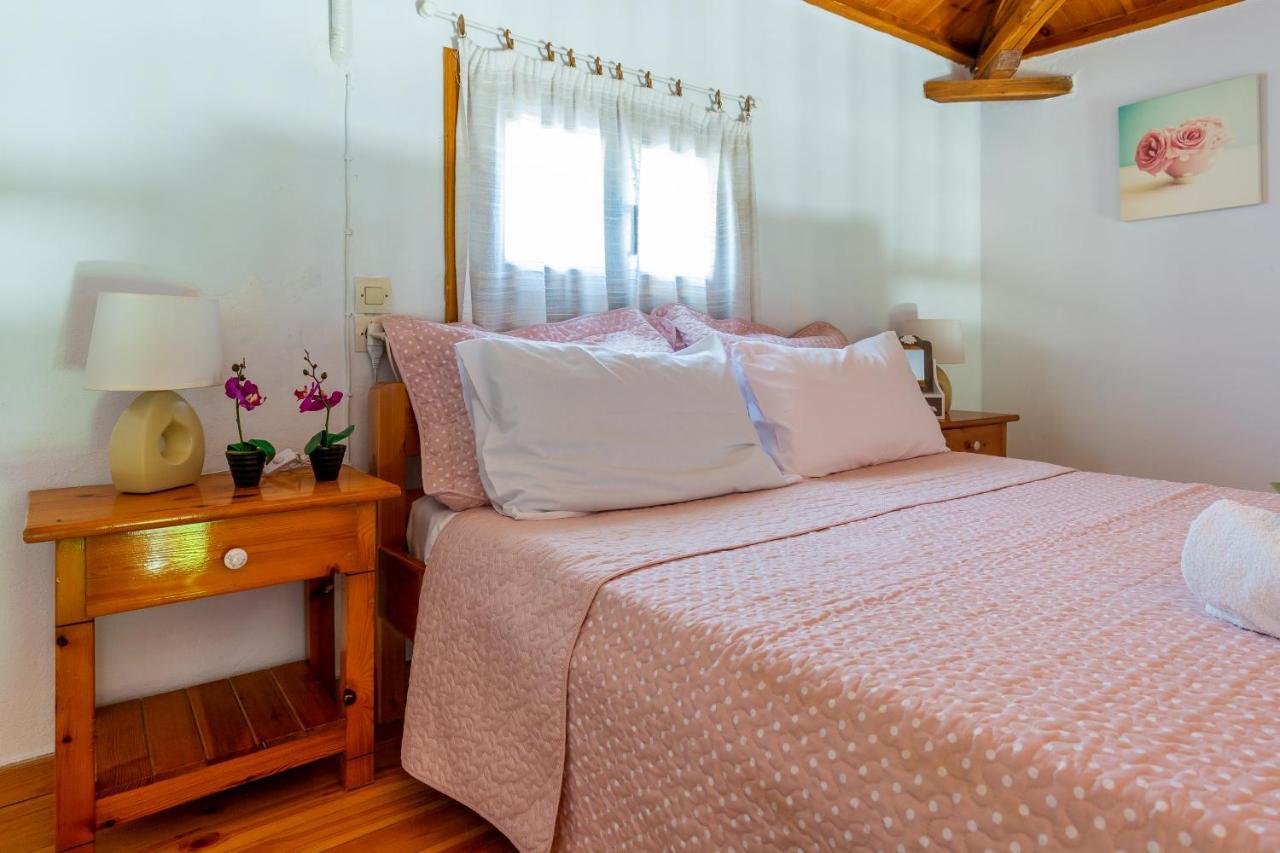 Smaragdi Rooms And Studios Skópelos Eksteriør bilde