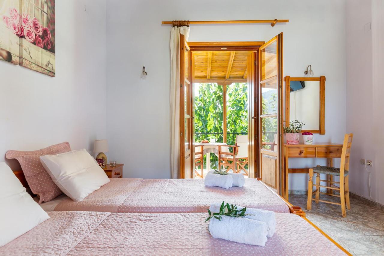 Smaragdi Rooms And Studios Skópelos Eksteriør bilde